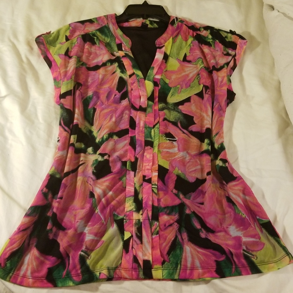 Tops ( bundle) - Picture 2 of 4